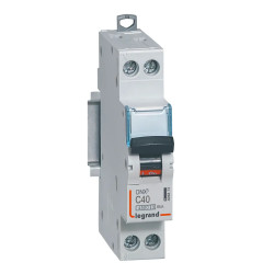 406873 Legrand DNX3 - Disjoncteur unipolaire + neutre C40 1P+N - 4500A/6kA - Vis/vis - Courbe C - 40A - 230V