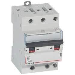 408066 Legrand DX3 - Disjoncteur triphasé 6A 3P D6 - 6/10kA - 400V - Courbe D - Vis/vis - 3 modules - Peigne HX3