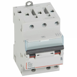 408071 Legrand DX3 - Disjoncteur triphasé 32A 3P D32 - 6/10kA - 400V - Courbe D - Vis/vis - 3 modules - Peigne HX3